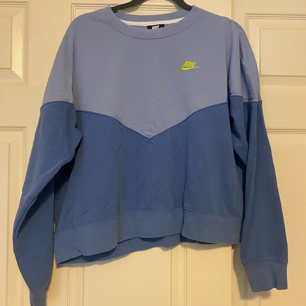 Nike cropped oversized sweatshirt